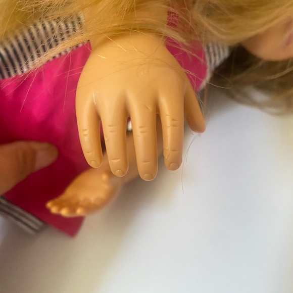 Our Generation 18" Fashion Doll and roller skates accessories - Picture 7 of 10